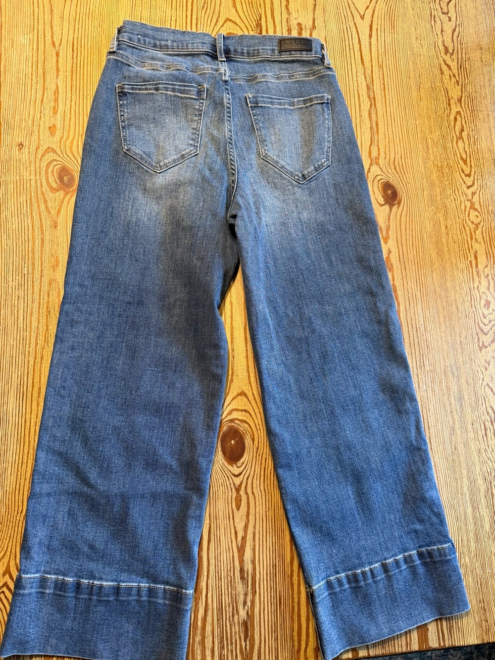 Wide-Leg Ankle Jeans in Medium Blue by - Picture 2 of 6